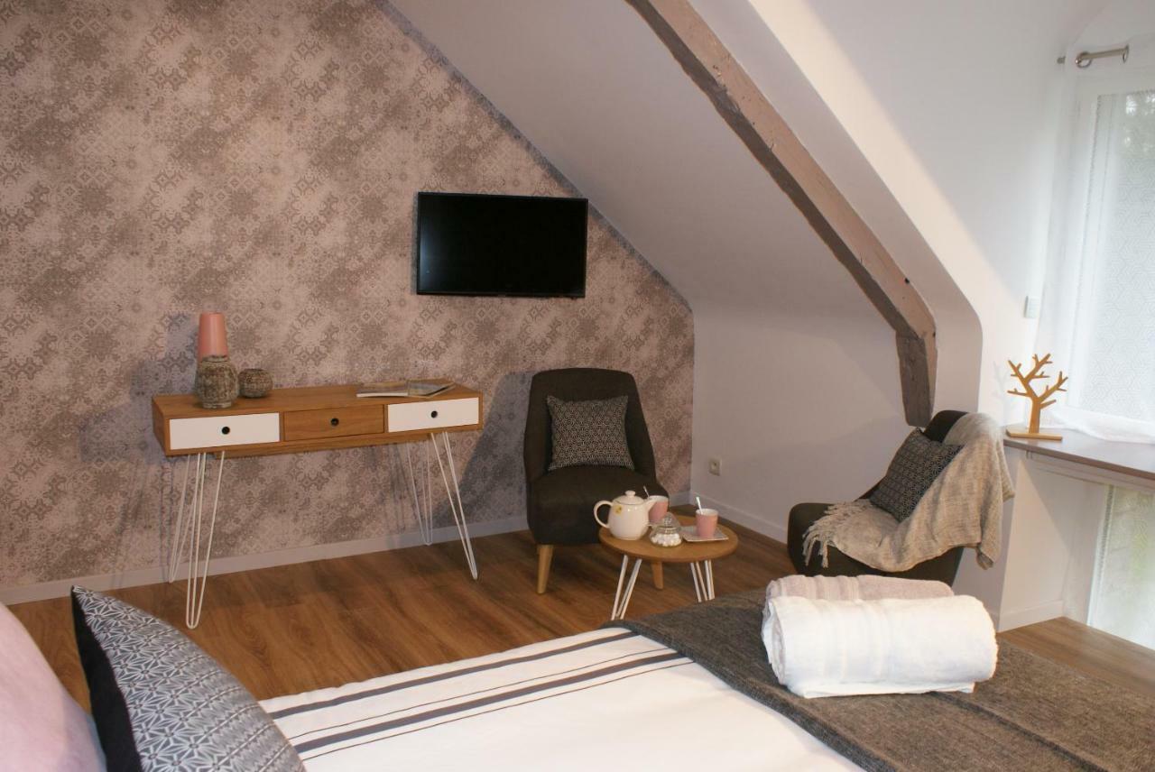 Aux Agapanthes Bed and Breakfast Pluherlin Exteriör bild